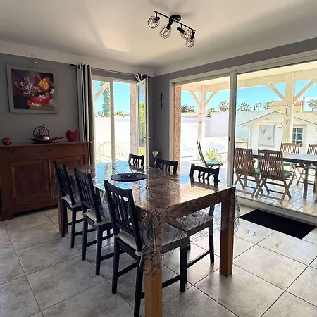 Pour 6 Pers. Avec Piscine Au Cap D'agde - Fr-1-607-218 Villa Agde