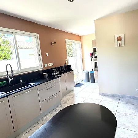Pour 6 Pers. Avec Piscine Au Cap D'agde - Fr-1-607-218 Villa Agde