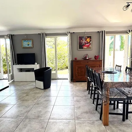 Pour 6 Pers. Avec Piscine Au Cap D'agde - Fr-1-607-218 Agde